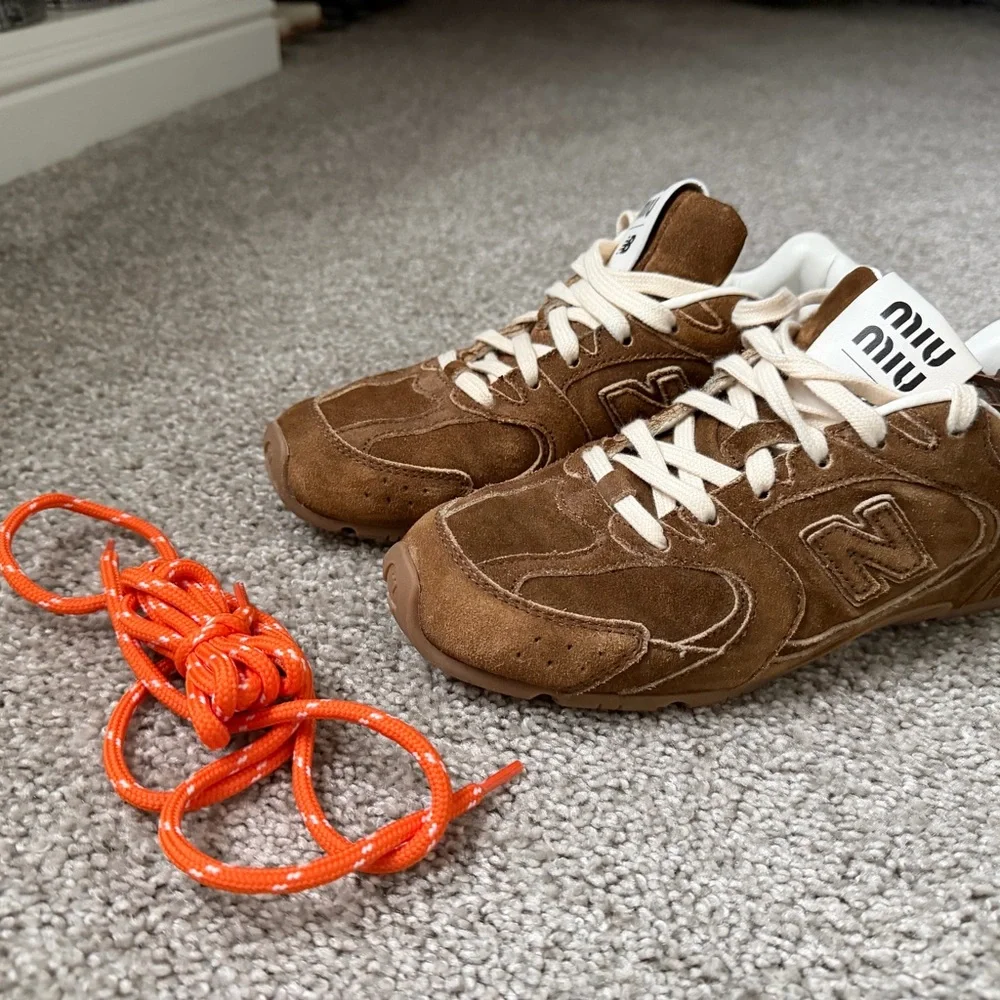 Miu Miu Brown Suede New Balance sneakers - Picture 3 of 9